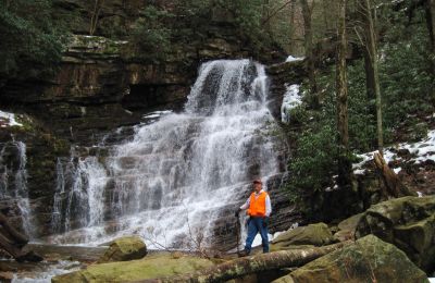 Margarette Falls
Dave Aldridge stands before Margarette Falls,
1-20-2011
