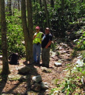 Waterfall Viewing
Dave Aldridge and Rat Patrol admire Gentry Creek Falls, 4-30-2011
