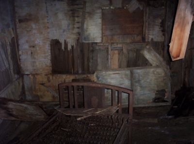 Shack near Street Gap
inside shack...
10-09
